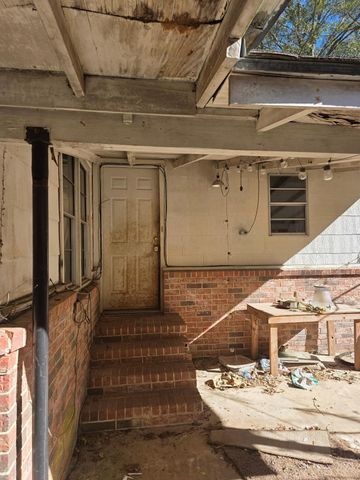 908 Burns Street, Kilgore, TX 75662