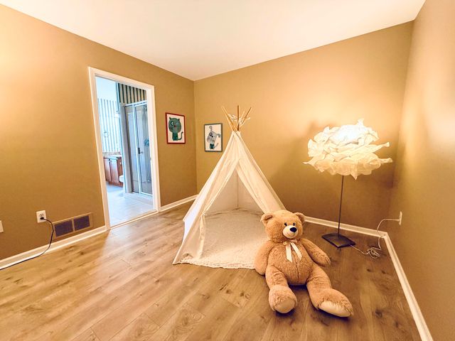 144 Center Boulevard, Wixom, MI 48393