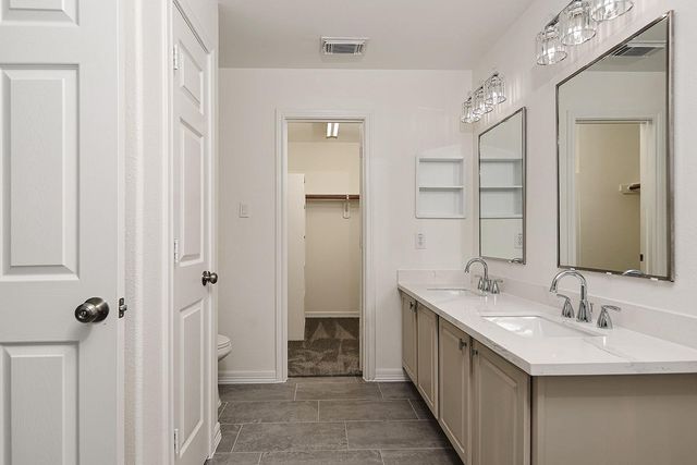 7 Peach Ridge Drive, The Woodlands, TX 77382
