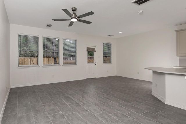 7 Peach Ridge Drive, The Woodlands, TX 77382