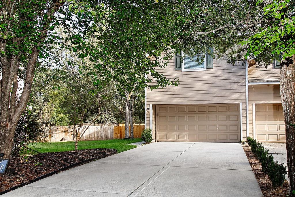 7 Peach Ridge Drive, The Woodlands, TX 77382