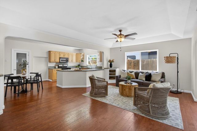 137 Earl Ave, Roseville, CA 95678