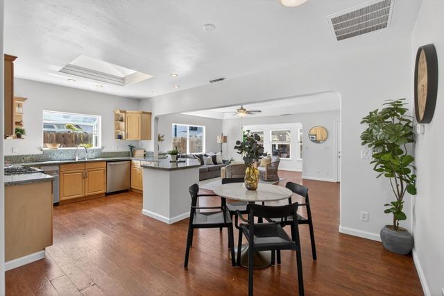 137 Earl Ave, Roseville, CA 95678