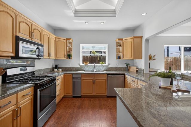 137 Earl Ave, Roseville, CA 95678