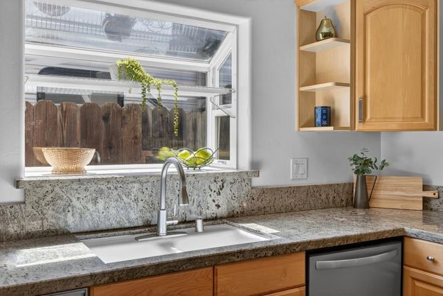 137 Earl Ave, Roseville, CA 95678