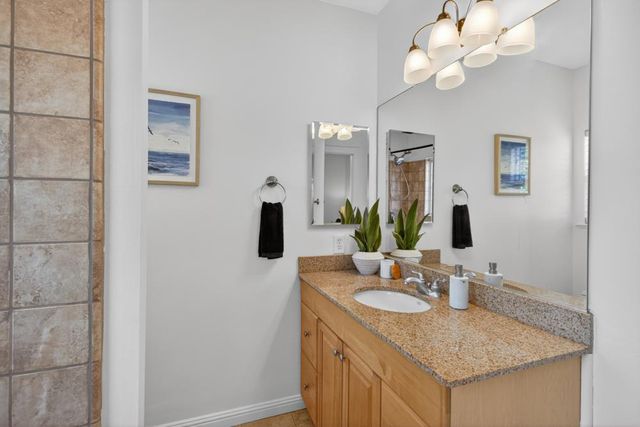 137 Earl Ave, Roseville, CA 95678