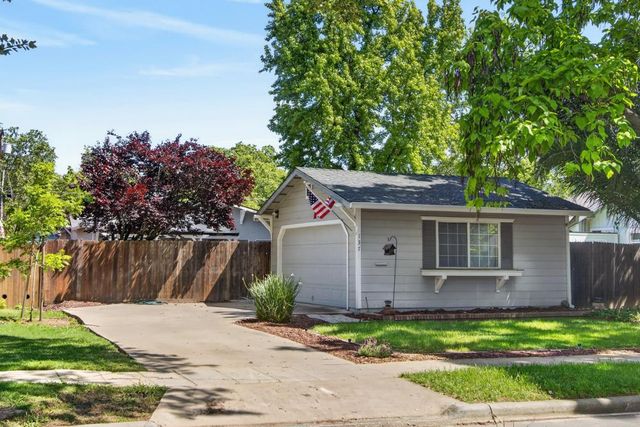 137 Earl Ave, Roseville, CA 95678