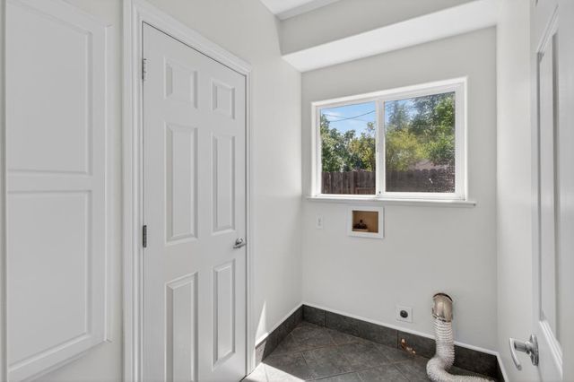 137 Earl Ave, Roseville, CA 95678