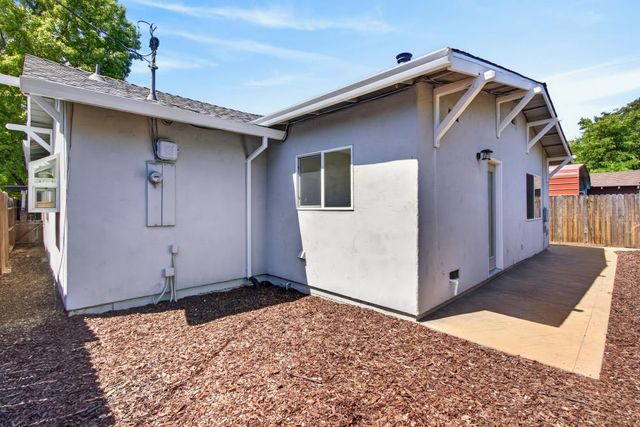 137 Earl Ave, Roseville, CA 95678