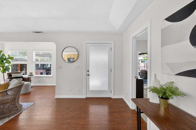 137 Earl Ave, Roseville, CA 95678