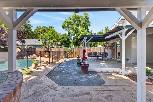 137 Earl Ave, Roseville, CA 95678