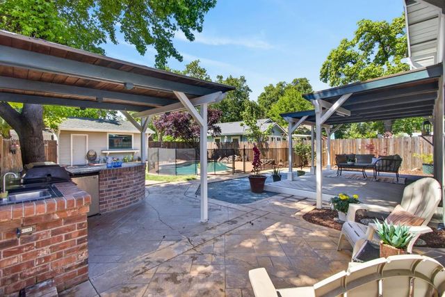 137 Earl Ave, Roseville, CA 95678