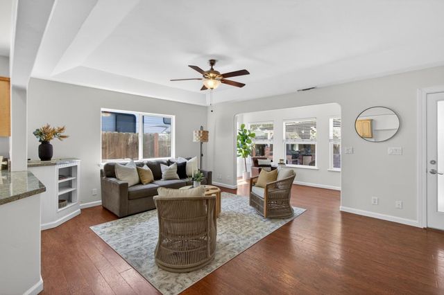 137 Earl Ave, Roseville, CA 95678