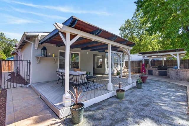 137 Earl Ave, Roseville, CA 95678