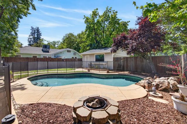 137 Earl Ave, Roseville, CA 95678