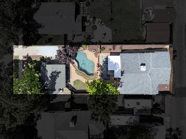 137 Earl Ave, Roseville, CA 95678