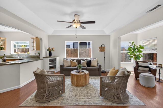 137 Earl Ave, Roseville, CA 95678