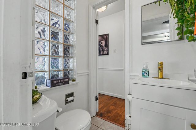 1095 Columbus Street, Biloxi, MS 39530
