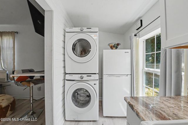 1095 Columbus Street, Biloxi, MS 39530