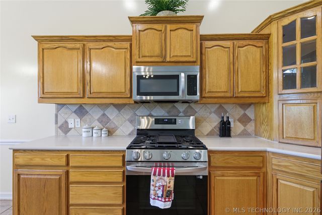 12512 N 165th East Avenue, Collinsville, OK 74021