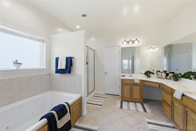 12512 N 165th East Avenue, Collinsville, OK 74021