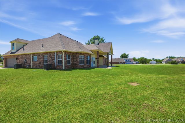 12512 N 165th East Avenue, Collinsville, OK 74021