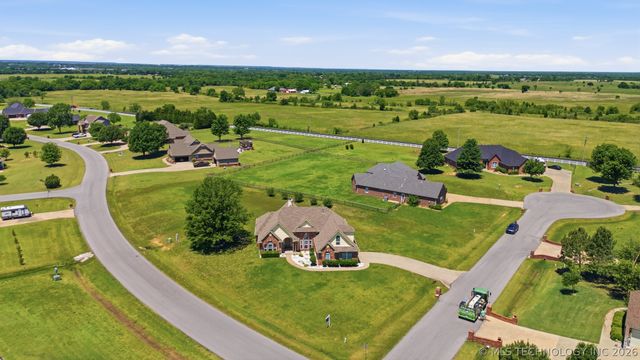 12512 N 165th East Avenue, Collinsville, OK 74021