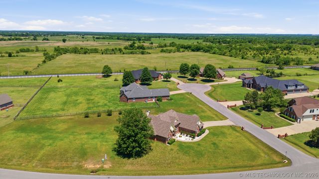 12512 N 165th East Avenue, Collinsville, OK 74021