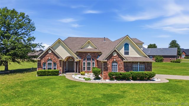 12512 N 165th East Avenue, Collinsville, OK 74021
