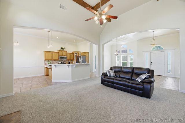 12512 N 165th East Avenue, Collinsville, OK 74021