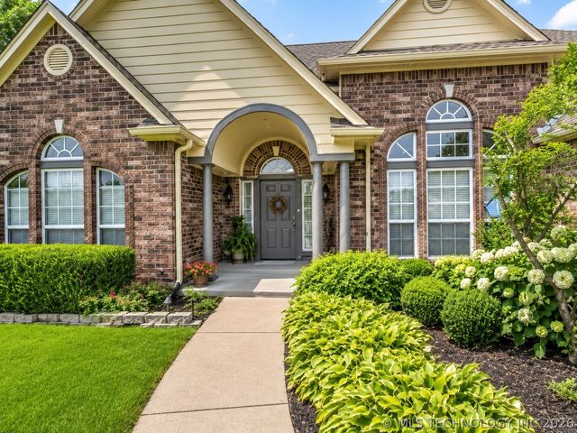 12512 N 165th East Avenue, Collinsville, OK 74021
