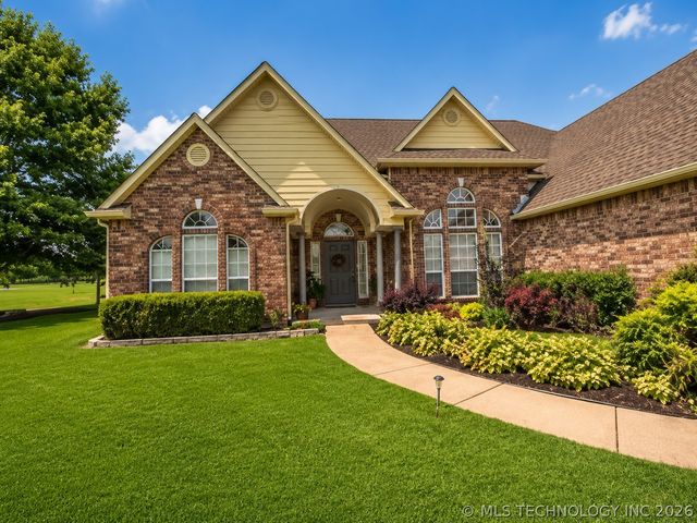 12512 N 165th East Avenue, Collinsville, OK 74021