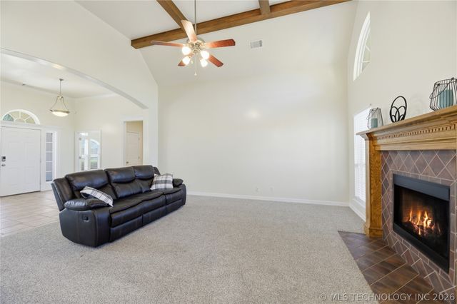 12512 N 165th East Avenue, Collinsville, OK 74021