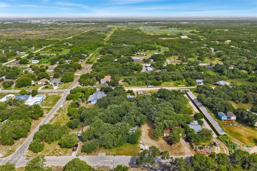 1036 N Houston St, Aransas Pass, TX 78336 — photo 5