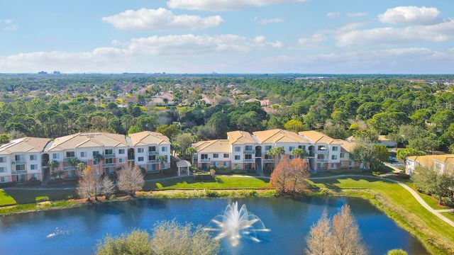 9212 W Myrtlewood Circle W, Palm Beach Gardens, FL 33418