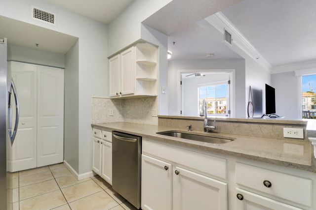 9212 W Myrtlewood Circle W, Palm Beach Gardens, FL 33418