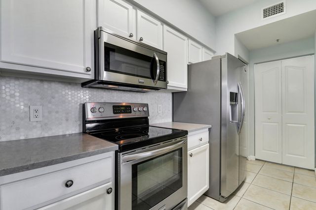 9212 W Myrtlewood Circle W, Palm Beach Gardens, FL 33418