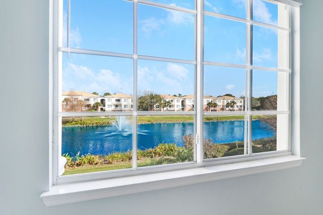9212 W Myrtlewood Circle W, Palm Beach Gardens, FL 33418