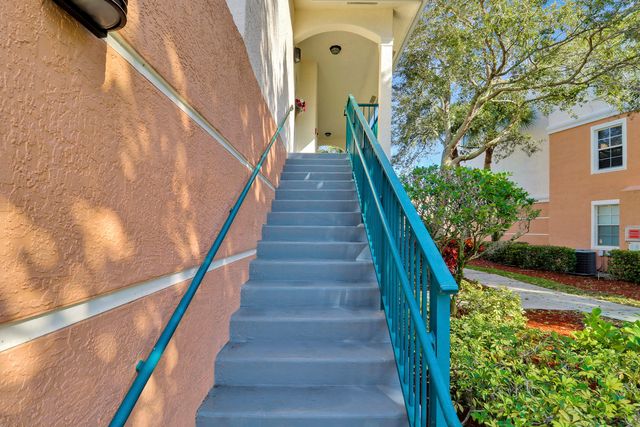 9212 W Myrtlewood Circle W, Palm Beach Gardens, FL 33418