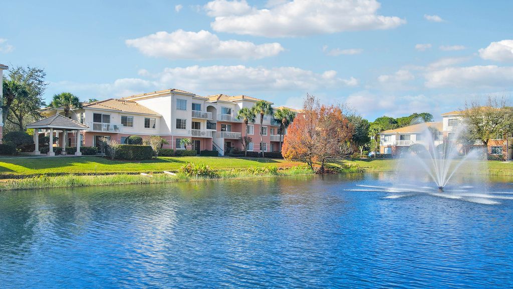 9212 W Myrtlewood Circle W, Palm Beach Gardens, FL 33418