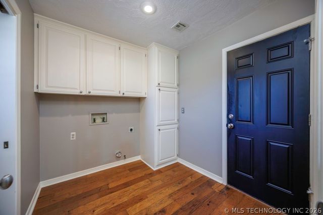 6008 Martin Place, Bartlesville, OK 74006