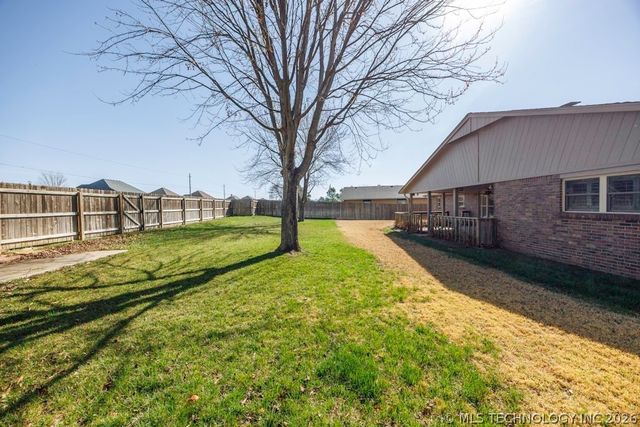 6008 Martin Place, Bartlesville, OK 74006