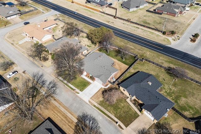 6008 Martin Place, Bartlesville, OK 74006