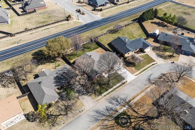 6008 Martin Place, Bartlesville, OK 74006