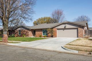 6008 Martin Place, Bartlesville, OK 74006