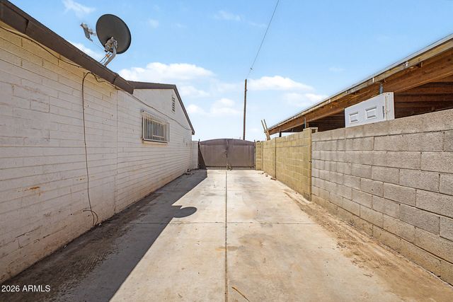 2031 N 37TH Drive, Phoenix, AZ 85009