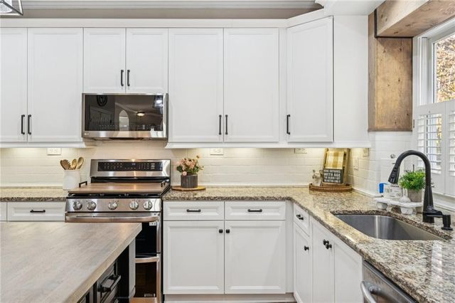 6385 Grand Magnolia Drive, Sugar Hill, GA 30518