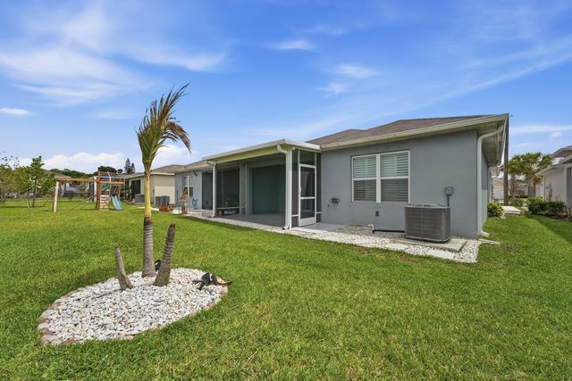 812 Persimmon Place, Fort Pierce, FL 34981