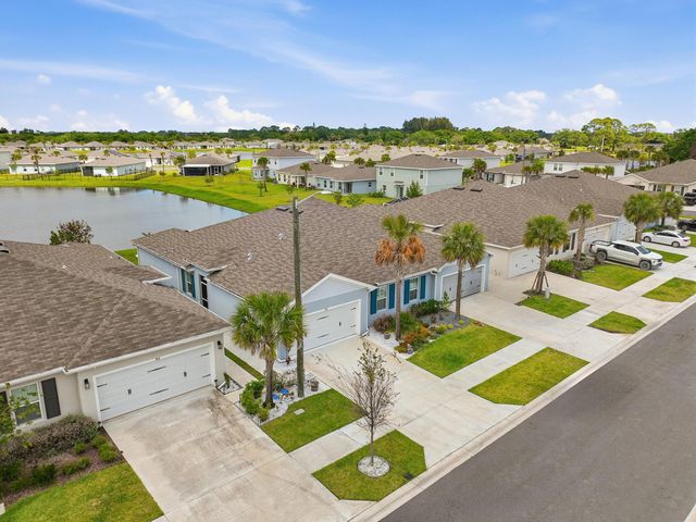 812 Persimmon Place, Fort Pierce, FL 34981