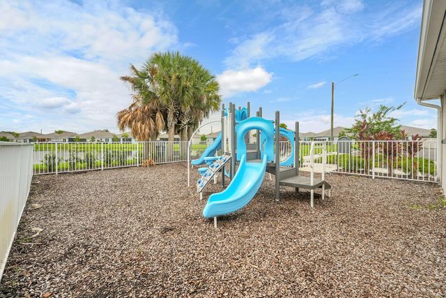 812 Persimmon Place, Fort Pierce, FL 34981